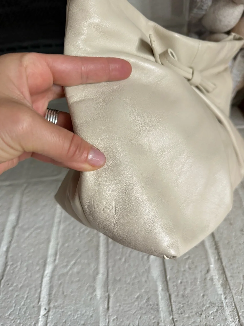 Reformation sleek fold